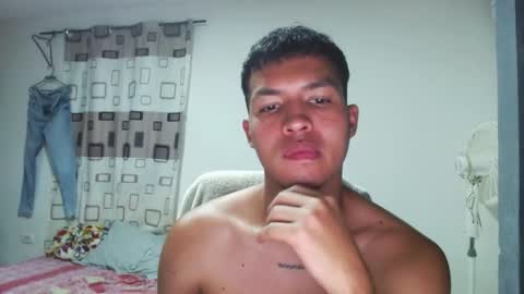 Snapshot of yessic_ chatting on September 30, 2025, 5:45 am Ander online show from September 30, 2025, 5:45 am