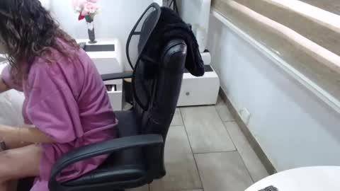 jessy online show from November 6, 2025, 6:53 pm