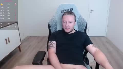 Snapshot of yhdxhy chatting on October 26, 2025, 12:11 pm James online show from October 26, 2025, 12:11 pm