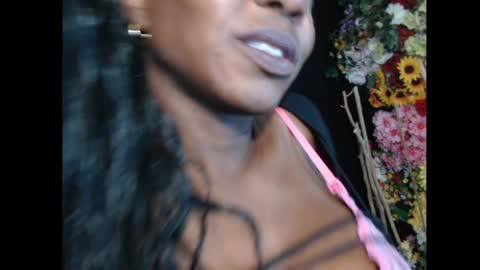 Ms. Mina online show from December 4, 2025, 8:28 pm