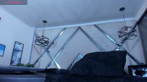 Yiyo online show from January 25, 2025, 8:10 am