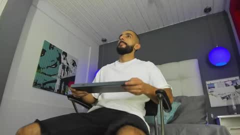 Yiyo online show from February 9, 2025, 4:04 am