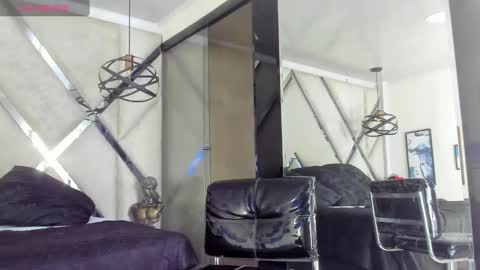 Yiyo online show from February 12, 2025, 7:23 am