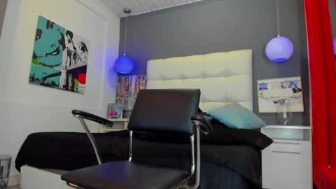 Yiyo online show from February 23, 2025, 8:39 am