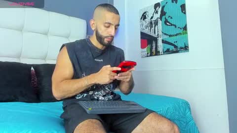 Yiyo online show from October 7, 2025, 2:20 am