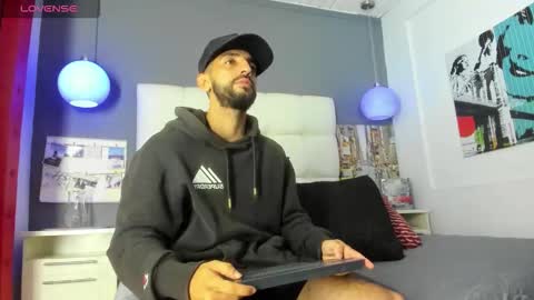 Yiyo online show from October 15, 2025, 11:38 pm