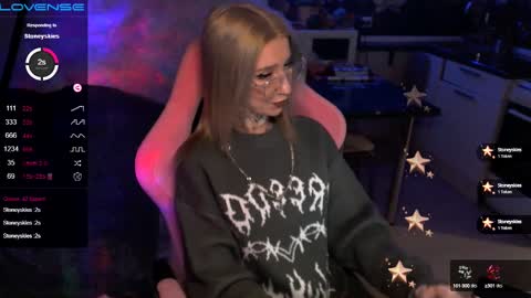 Snapshot of yngmilf_ chatting on February 2, 2025, 1:45 am online show from February 2, 2025, 1:45 am