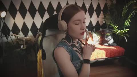 ynnenbrynn online show from March 12, 2025, 5:35 am