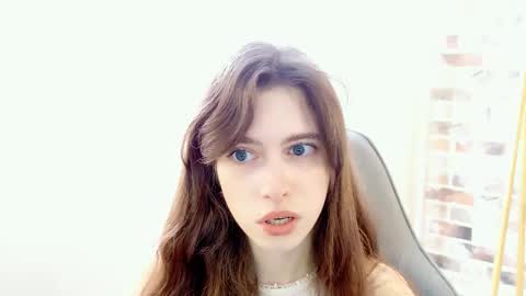 yoka_paradoxxx online show from September 10, 2025, 9:09 am