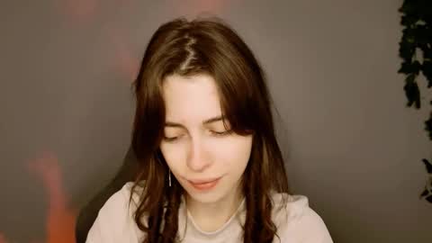 yoka_paradoxxx online show from October 16, 2025, 5:19 am