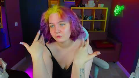 Yoki online show from March 6, 2025, 8:37 pm