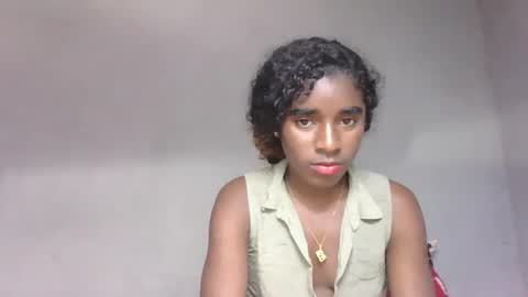 Snapshot of yolandrina05 chatting on September 22, 2025, 5:53 am yolandrina05 online show from September 22, 2025, 5:53 am