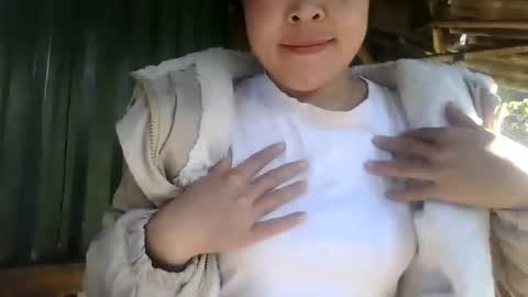 Snapshot of yongmi_ chatting on November 23, 2025, 2:00 am yongmi_ online show from November 23, 2025, 2:00 am