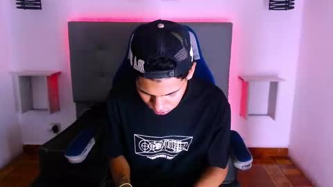 Yordi online show from December 15, 2025, 6:39 am