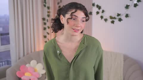 Elizabeth brunette -- Darline blonde  online show from December 6, 2024, 7:10 am