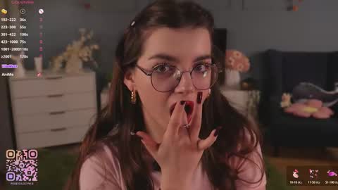 Elizabeth brunette -- Darline blonde  online show from November 23, 2025, 7:13 pm