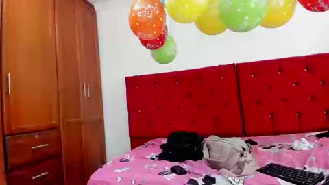 Snapshot of youlittle_perverts chatting on September 23, 2025, 3:37 pm Annie Elizabeth online show from September 23, 2025, 3:37 pm