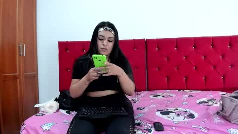 Snapshot of youlittle_perverts chatting on October 2, 2025, 2:13 pm Annie Elizabeth online show from October 2, 2025, 2:13 pm