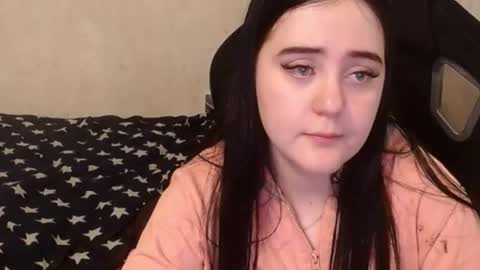 your_8a8y online show from December 4, 2024, 6:06 pm