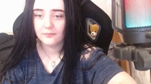 your_8a8y online show from March 4, 2025, 6:37 am