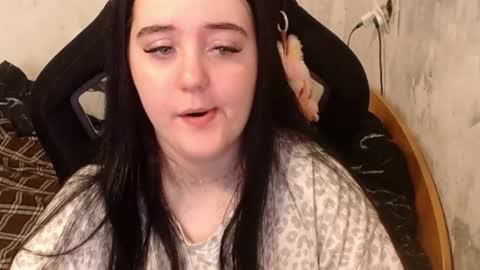 your_8a8y online show from September 24, 2025, 7:33 am