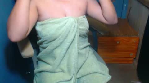 Snapshot of your_bootybabe chatting on October 19, 2025, 3:40 am your_bootybabe online show from October 19, 2025, 3:40 am