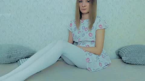 Snapshot of your_caramelka chatting on January 12, 2025, 5:13 am Lily online show from January 12, 2025, 5:13 am