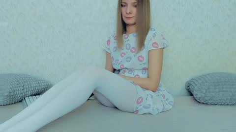 Snapshot of your_caramelka chatting on January 13, 2025, 9:08 am Lily online show from January 13, 2025, 9:08 am