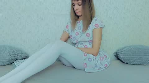 Snapshot of your_caramelka chatting on January 14, 2025, 6:34 am Lily online show from January 14, 2025, 6:34 am