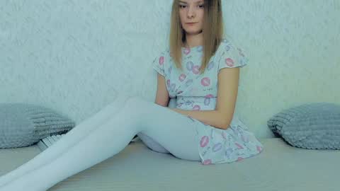 Snapshot of your_caramelka chatting on January 14, 2025, 10:48 am Lily online show from January 14, 2025, 10:48 am