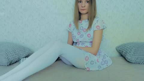 Snapshot of your_caramelka chatting on January 20, 2025, 12:49 pm Lily online show from January 20, 2025, 12:49 pm