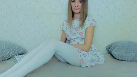 Snapshot of your_caramelka chatting on January 22, 2025, 12:38 pm Lily online show from January 22, 2025, 12:38 pm