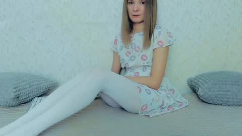 Snapshot of your_caramelka chatting on January 23, 2025, 12:09 pm Lily online show from January 23, 2025, 12:09 pm