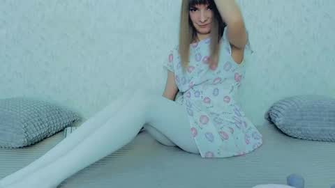 Snapshot of your_caramelka chatting on February 18, 2025, 6:59 am Lily online show from February 18, 2025, 6:59 am
