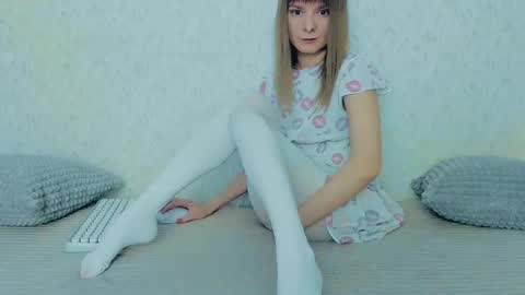 Snapshot of your_caramelka chatting on February 23, 2025, 10:28 am Lily online show from February 23, 2025, 10:28 am