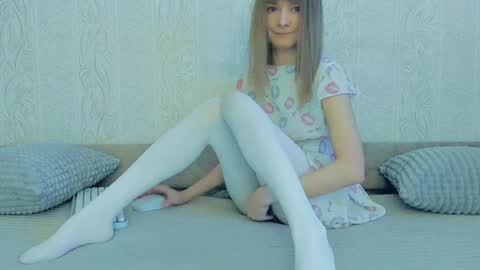 Snapshot of your_caramelka chatting on March 8, 2025, 3:50 am Lily online show from March 8, 2025, 3:50 am