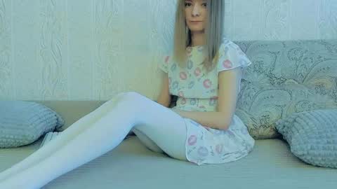 Snapshot of your_caramelka chatting on March 9, 2025, 3:43 am Lily online show from March 9, 2025, 3:43 am