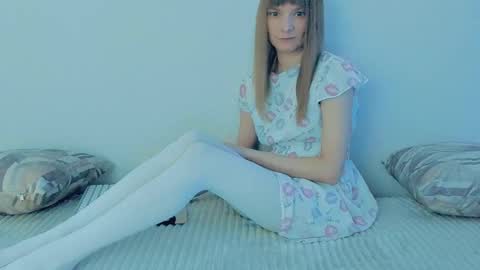 Snapshot of your_caramelka chatting on September 15, 2025, 4:23 am Lily online show from September 15, 2025, 4:23 am