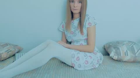 Snapshot of your_caramelka chatting on October 5, 2025, 4:33 am Lily online show from October 5, 2025, 4:33 am