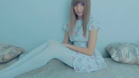 Snapshot of your_caramelka chatting on October 10, 2025, 8:35 am Lily online show from October 10, 2025, 8:35 am