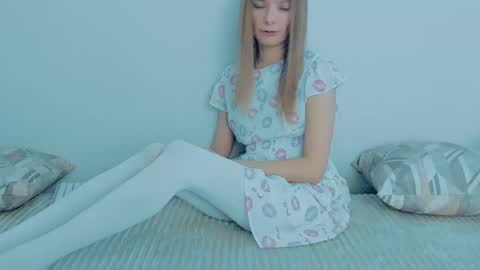 Snapshot of your_caramelka chatting on October 16, 2025, 4:13 am Lily online show from October 16, 2025, 4:13 am