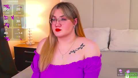 Snapshot of your_dream_nancy chatting on September 22, 2025, 1:02 pm Nancy online show from September 22, 2025, 1:02 pm