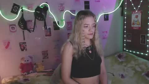 Your Horny Friends online show from November 4, 2025, 1:43 pm