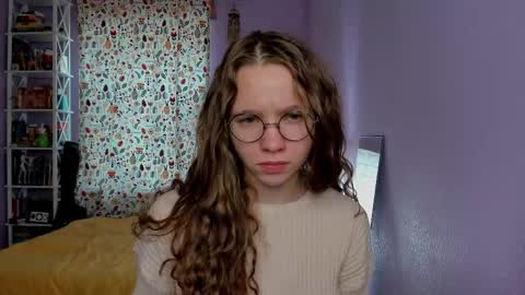 Snapshot of your_leslie chatting on October 6, 2025, 11:29 am Leslie online show from October 6, 2025, 11:29 am