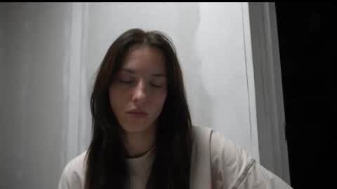 Snapshot of your_little_flexible_girl chatting on October 15, 2025, 8:20 pm Meri online show from October 15, 2025, 8:20 pm