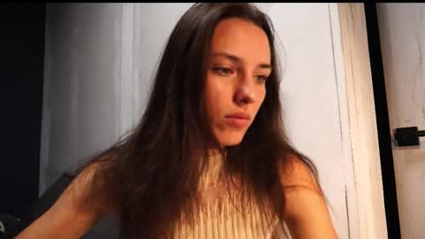 Snapshot of your_little_flexible_girl chatting on October 22, 2025, 8:52 pm Meri online show from October 22, 2025, 8:52 pm