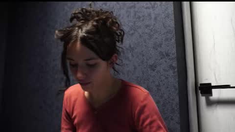 Snapshot of your_little_flexible_girl chatting on October 28, 2025, 8:33 pm Meri online show from October 28, 2025, 8:33 pm