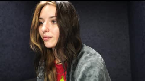 Snapshot of your_little_flexible_girl chatting on November 16, 2025, 8:36 pm Meri online show from November 16, 2025, 8:36 pm