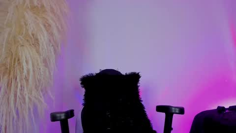 Cami independent model online show from February 13, 2025, 1:59 pm