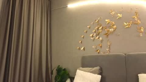 Jessica Loyd online show from March 3, 2025, 12:37 pm